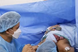 TP.HCM: Em bé thông tim từ trong lòng mẹ đã chào đời