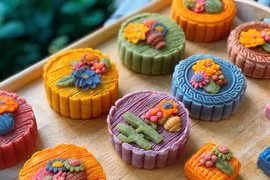 Bạn trẻ tự làm bánh trung thu độc lạ, đẹp mắt