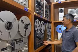 Ông chủ Vườn Mai và bộ sưu tập đầu băng cối Akai