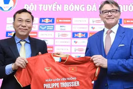 VFF phải đền bù bao nhiêu tiền để chấm dứt hợp đồng với HLV Philippe Troussier?