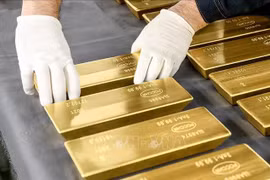 Giá vàng hôm nay (4-9): Vàng bám sát ngưỡng 2.500 USD/ounce.