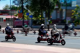 Kiên quyết xử lý học sinh không đủ tuổi sử dụng xe máy điện