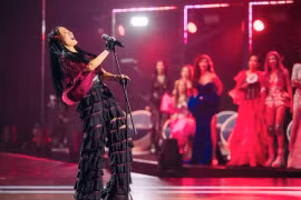 Thể hiện sự tôn trọng với Mỹ Tâm, diva Hồng Nhung được khen hết lời