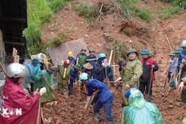 Đã có 104 người tử vong và mất tích do bão, lũ cuốn và sạt lở đất