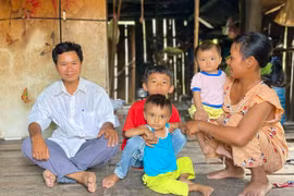 Người dân buôn Ma Giai mong sớm được tái định cư