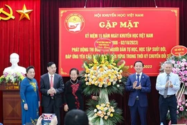 Phát động phong trào thi đua tự học và học tập suốt đời