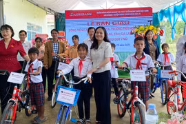 Agribank Đông Gia Lai quan tâm hỗ trợ trường học vùng khó 