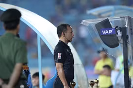 Bốn nữ trọng tài cấp FIFA tham gia lớp đào tạo công nghệ VAR