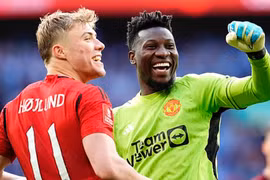 Rượt đuổi không tưởng, Coventry City vuột chiến thắng khó tin trước Man United