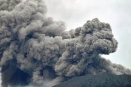 Indonesia: Núi lửa phun trào làm 11 người leo núi thiệt mạng