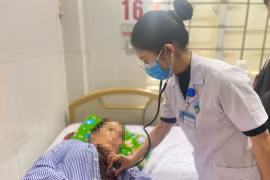 Hà Tĩnh: Đốt than sưởi ấm trong phòng kín, 3 người nhập viện