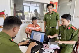 NÓNG: Bắt nhiều cán bộ ở An Giang