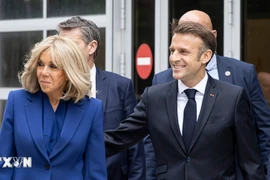 Tổng thống Macron phải làm gì để 'chung sống' với cánh tả?