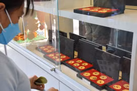 Giá vàng hôm nay 18-4: Giảm sốc! 