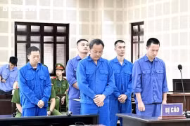 Tuyên án 5 cựu cán bộ công an bắt giữ người trái pháp luật, chiếm đoạt tài sản 