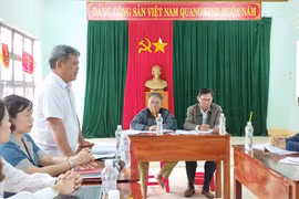 Chủ tịch Ủy ban MTTQ Việt Nam tỉnh Hồ Văn Điềm dự sinh hoạt Chi bộ làng Brếp