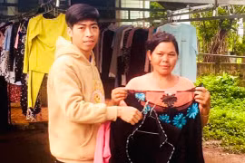 Ia Din nhân rộng “Gian hàng 0 đồng”