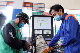 Giá xăng dầu đồng loạt giảm