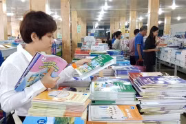 Chọn sách giáo khoa sát với đề thi tốt nghiệp THPT?