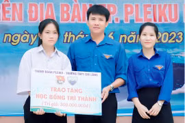 “Chắp cánh” cho học sinh tài năng