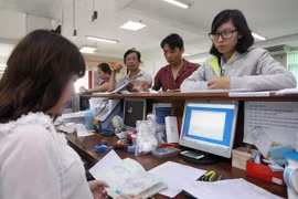 Bộ Nội vụ phản hồi về mức lương của công chức lâu năm nhưng không phải là lãnh đạo