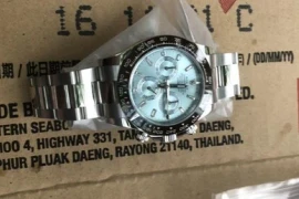 2 người nước ngoài trộm đồng hồ Rolex cùng nhiều nữ trang