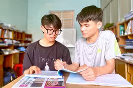 “Đôi bạn cùng tiến” xuất thân từ nghèo khó