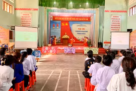 Gia Lai: 400 học sinh dự ngoại khóa tuyên truyền chăm sóc sức khỏe sinh sản vị thành niên