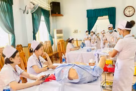 45 điều dưỡng, nữ hộ sinh, kỹ thuật viên Bệnh viện Đa khoa Gia Lai thi tay nghề năm 2024