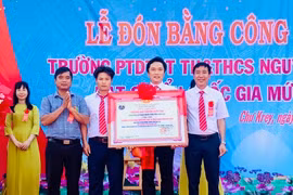 Kông Chro: Trường phổ thông dân tộc bán trú Tiểu học và THCS Nguyễn Khuyến đạt chuẩn quốc gia mức độ I