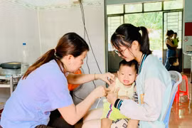 Gia Lai: Tỷ lệ tiêm chủng đầy đủ chỉ đạt 25%