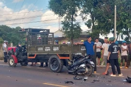 Chư Prông: Xe máy tông vào xe công nông làm 2 người tử vong