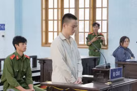 Lãnh 10 năm tù vì lừa đảo chiếm đoạt tài sản