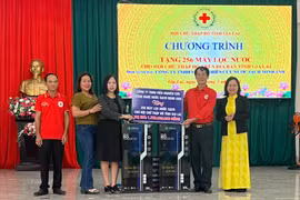Tặng 256 máy lọc nước sạch cho các cấp Hội Chữ thập đỏ tỉnh Gia Lai