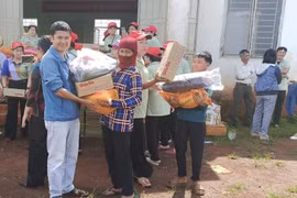 Trên 1.000 suất quà cho người nghèo, học sinh khó khăn Gia Lai
