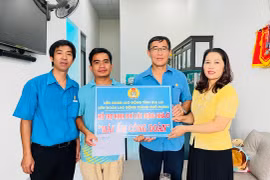Pleiku trao kinh phí hỗ trợ 4 đoàn viên Công đoàn khó khăn