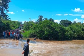 Hội Chữ thập đỏ huyện Kbang tiếp nhận hỗ trợ gia đình có 2 con bị tai nạn đuối nước