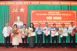 Đảng ủy Khối các cơ quan và Doanh nghiệp tỉnh Gia Lai tặng giấy khen 41 tập thể, cá nhân trong học tập và làm theo gương Bác