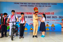 Tuyên truyền An toàn giao thông cho giáo viên, học sinh Trường Tiểu học Võ Thị Sáu