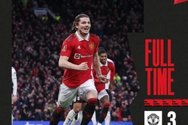 Man United thắng ngược sau khi Fulham nhận 3 thẻ đỏ