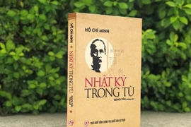 Phát hành cuốn "Nhật ký trong tù" nhân Ngày sinh Chủ tịch Hồ Chí Minh 