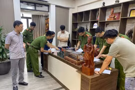 Khởi tố nhóm giả danh cán bộ Ban Nội chính Trung ương lừa đảo gần 10 tỷ đồng