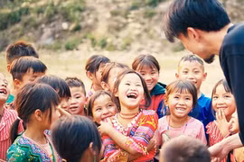 Ca sĩ Đen Vâu nói gì khi nhận giải thưởng 'Nghệ sĩ vì cộng đồng năm 2023'