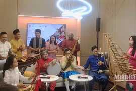 Nghệ sĩ 10 nước ASEAN hòa tấu trong đêm nhạc 'Tình hữu nghị xuyên biên giới'