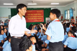 Giáo dục học sinh qua những câu chuyện về Bác 