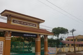 Giáng chức hiệu trưởng đánh hiệu phó nhập viện