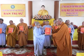 Trao giáo chỉ tấn phong Giáo phẩm Phật giáo cho 26 vị tăng, ni