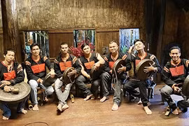 Người ở AKô Dhông