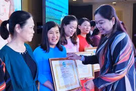 Tôn vinh mẹ đỡ đầu