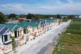 Dân vạn chài hết kiếp lênh đênh